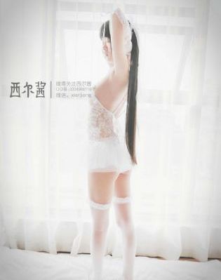 欧美四黑一白沙发_HD神马影院在线